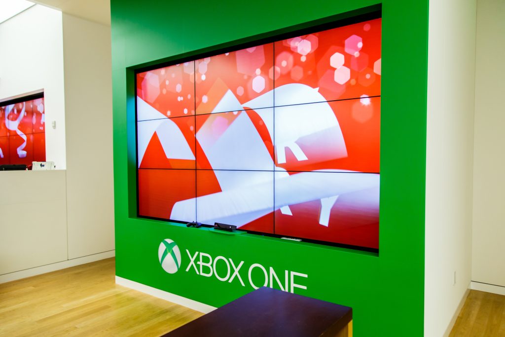 MSFT_INSTORE_HOLIDAY_12