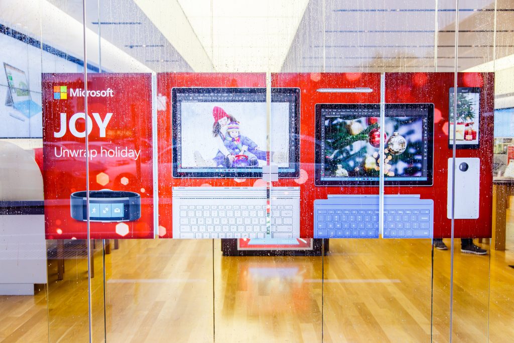 MSFT_INSTORE_HOLIDAY_13