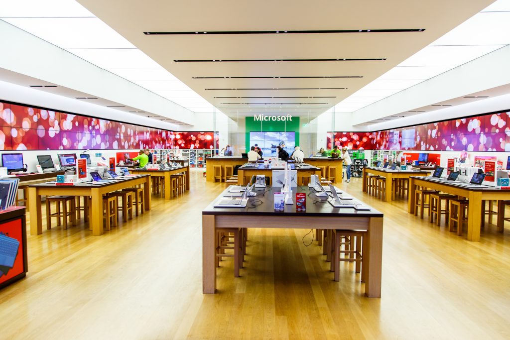 MSFT_INSTORE_HOLIDAY_14