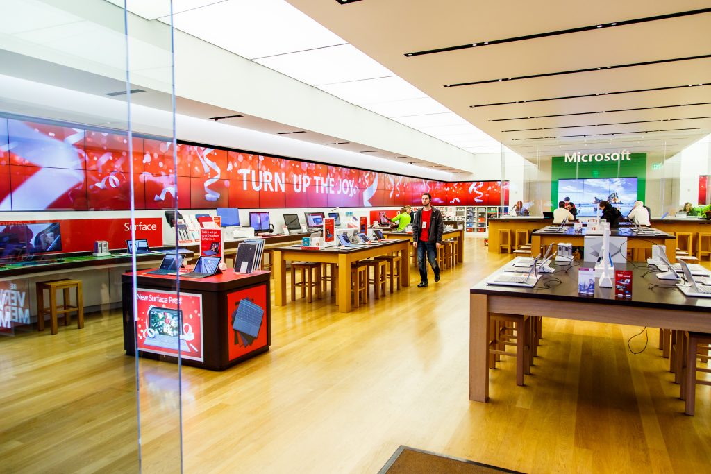MSFT_INSTORE_HOLIDAY_15