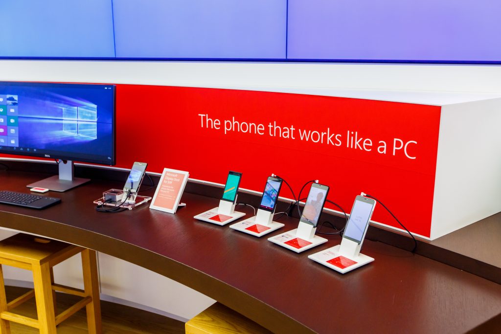 MSFT_INSTORE_HOLIDAY_18