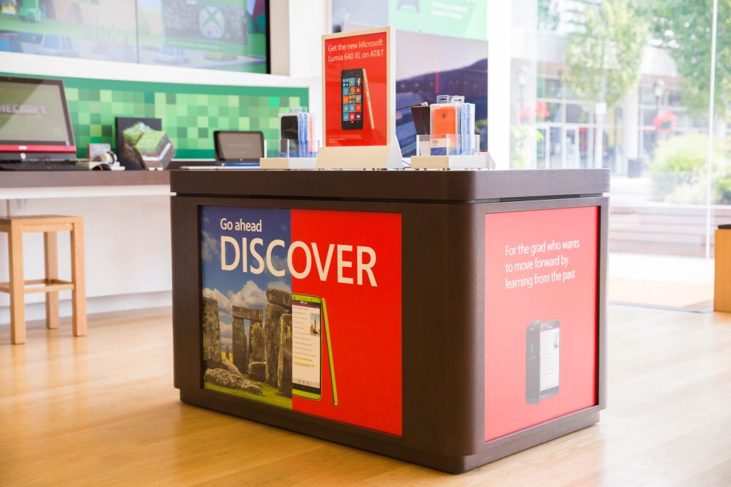 MS_Store_GradCreative_Photo_008