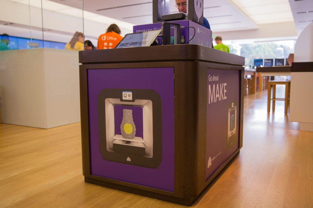 MS_Store_GradCreative_Photo_013