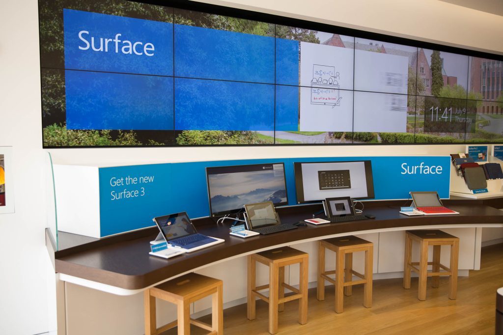 MS_Store_GradCreative_Photo_015