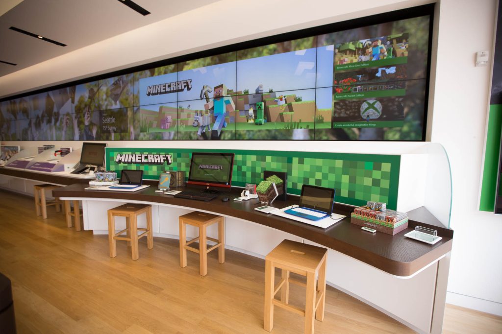 MS_Store_GradCreative_Photo_017